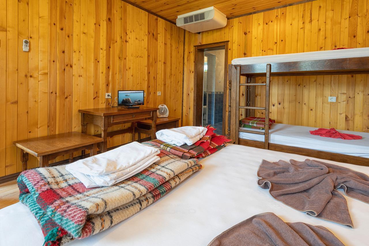 Kravenik Guest Houses Apriltsi מראה חיצוני תמונה