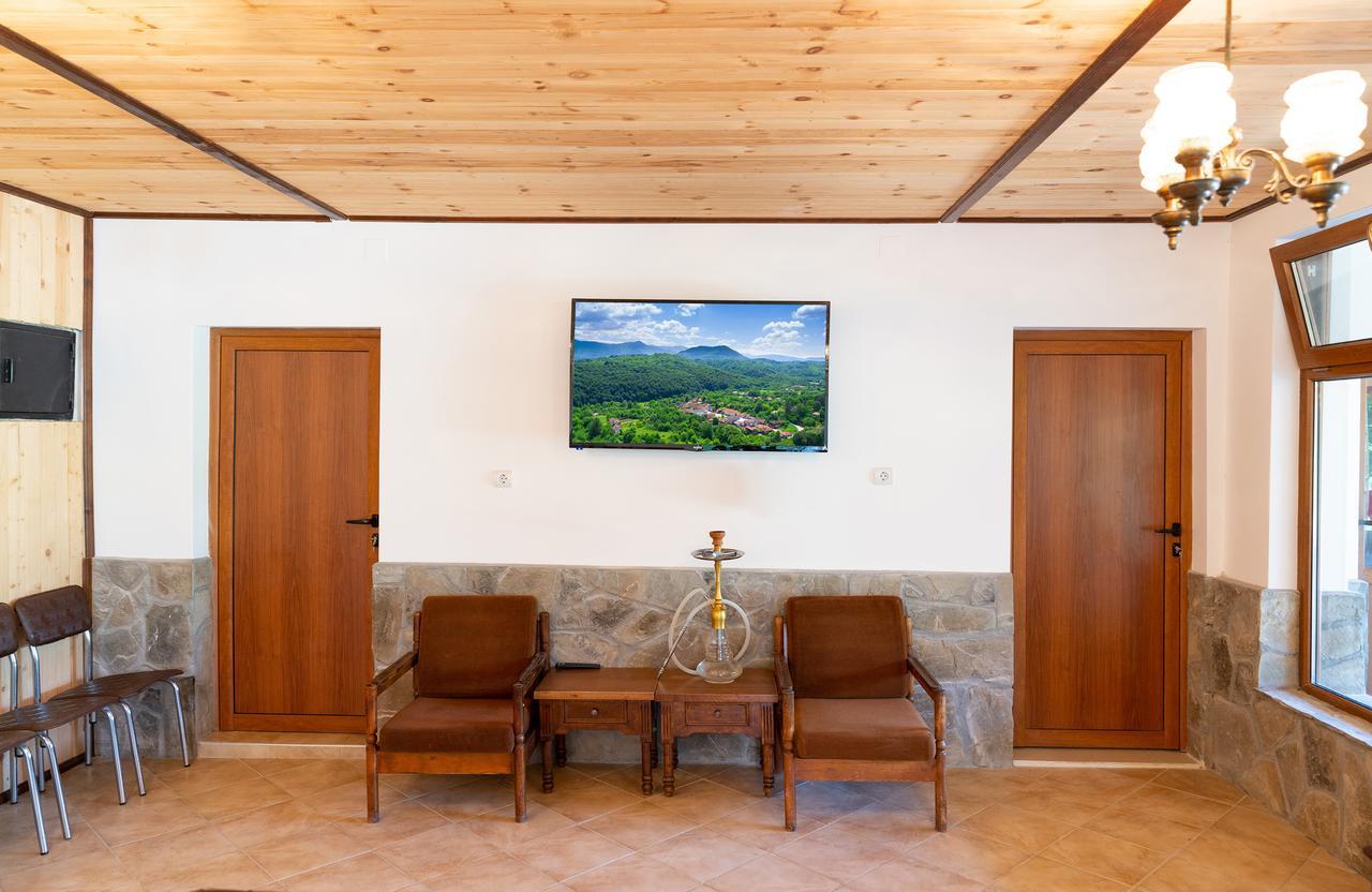 Kravenik Guest Houses Apriltsi מראה חיצוני תמונה