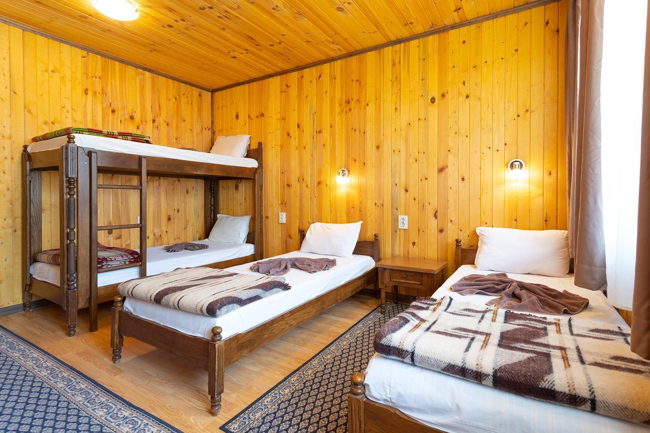 Kravenik Guest Houses Apriltsi מראה חיצוני תמונה