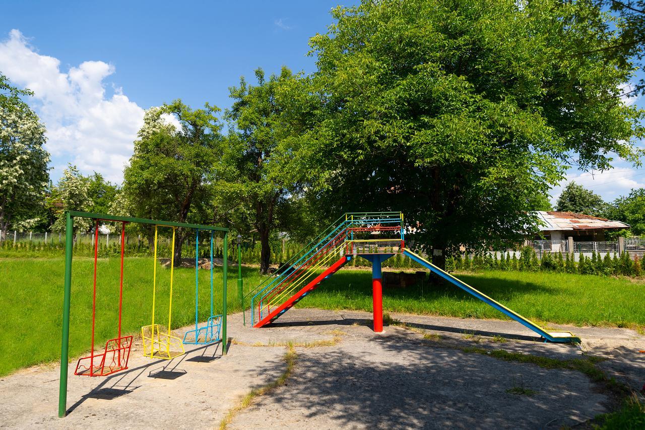 Kravenik Guest Houses Apriltsi מראה חיצוני תמונה