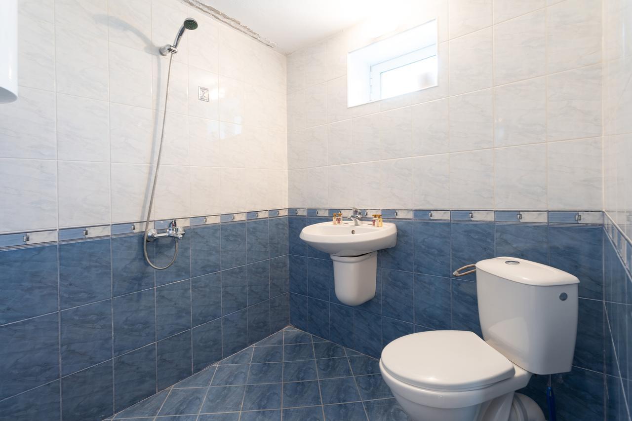 Kravenik Guest Houses Apriltsi מראה חיצוני תמונה